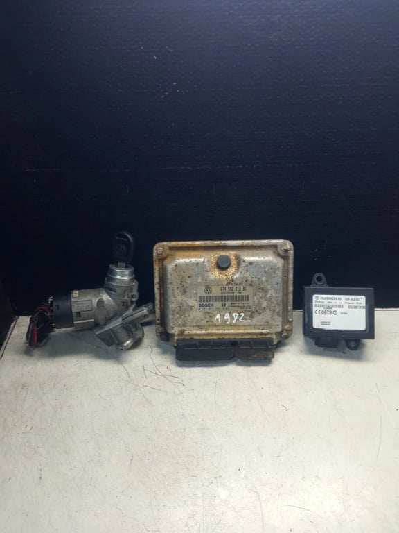 074906018BK A9014600104 0281011385 ECU for VW