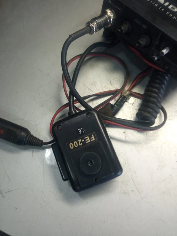 Vehichle MIDLAND ALAN 102 CB RADIO