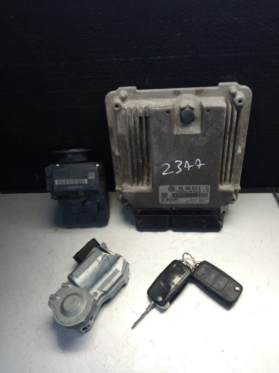 03L906012C 0281017660 A9069005902 9064620130 ECU for VW