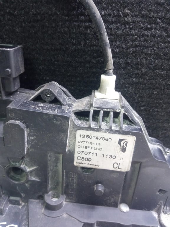 1350147080 FIAT front door lock right