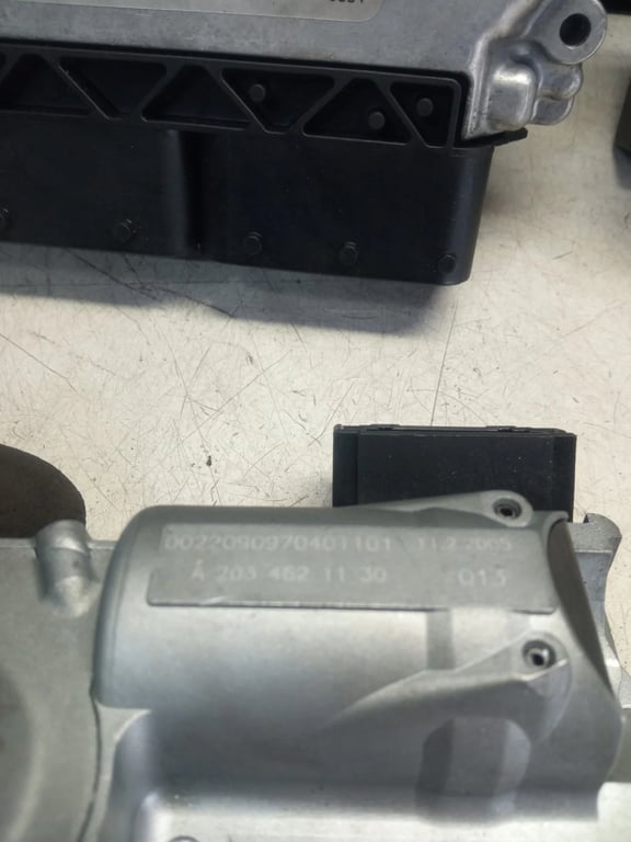 A6461503279 0281011934 2095452308 A2034621130 ECU for MB