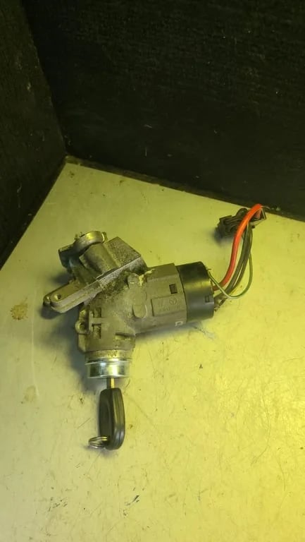 A9014600104 MB ignition switch & key