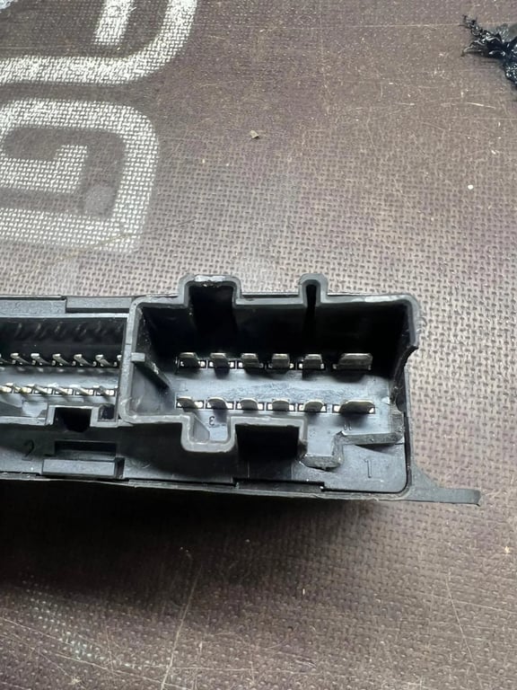 used engine control module A6111531111 -  SYS-MO0EUTC7-XX2I