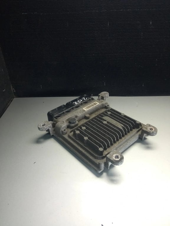 A6519007902 A6519019901 28402633 ECU for MB