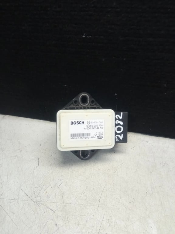 A0065424218 0265005774 SPEED SENSOR for MB