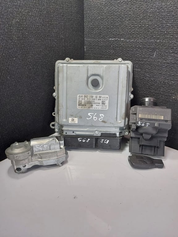 A6421501600 0281015305 A9065454908 MERCEDES BENZ ECU
