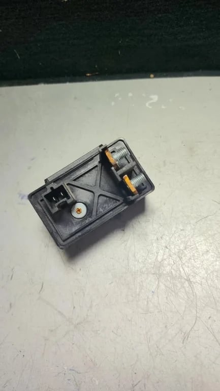 A0025424019 899322000 MERCEDES BENZ glow plug relay