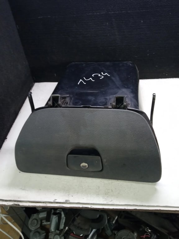 A9016800391 A9016800491 Mercedes Sprinter Glove box
