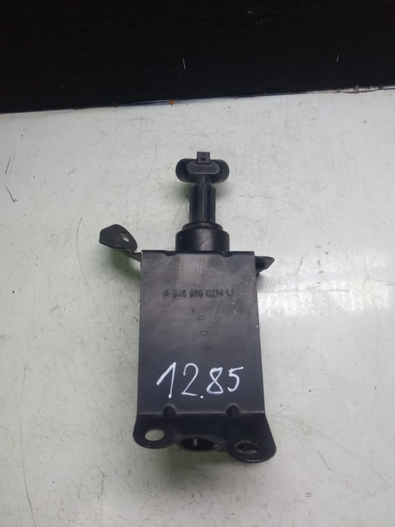 A9068690214 A9068600247 headlight washer spray nozzle