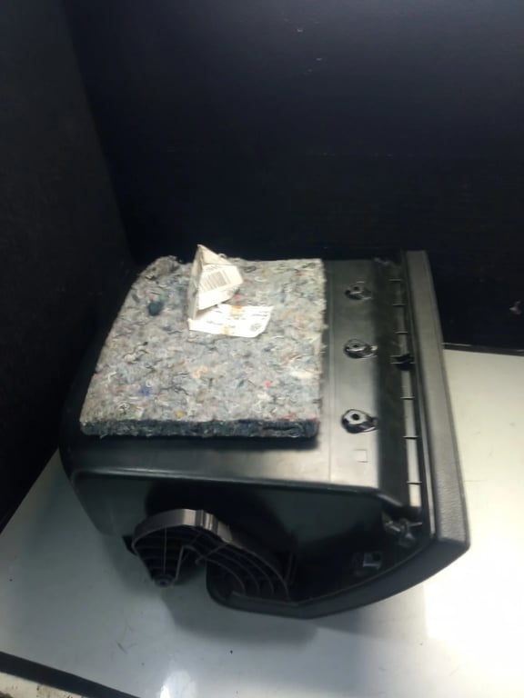 7H5858721A glove compartment for VW