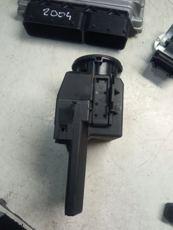 A6511501879 76786896 A6399007100 A0375456132 ECU for MB