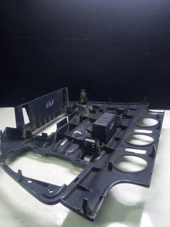 A9016890791 A9016893208 A9016801807 MB panel center part