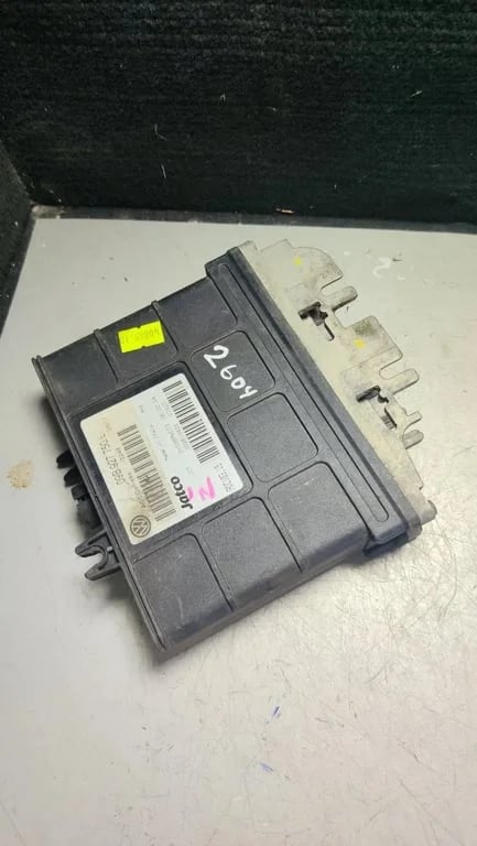 09B927750L 310369W073 3S961862E ECU for VW