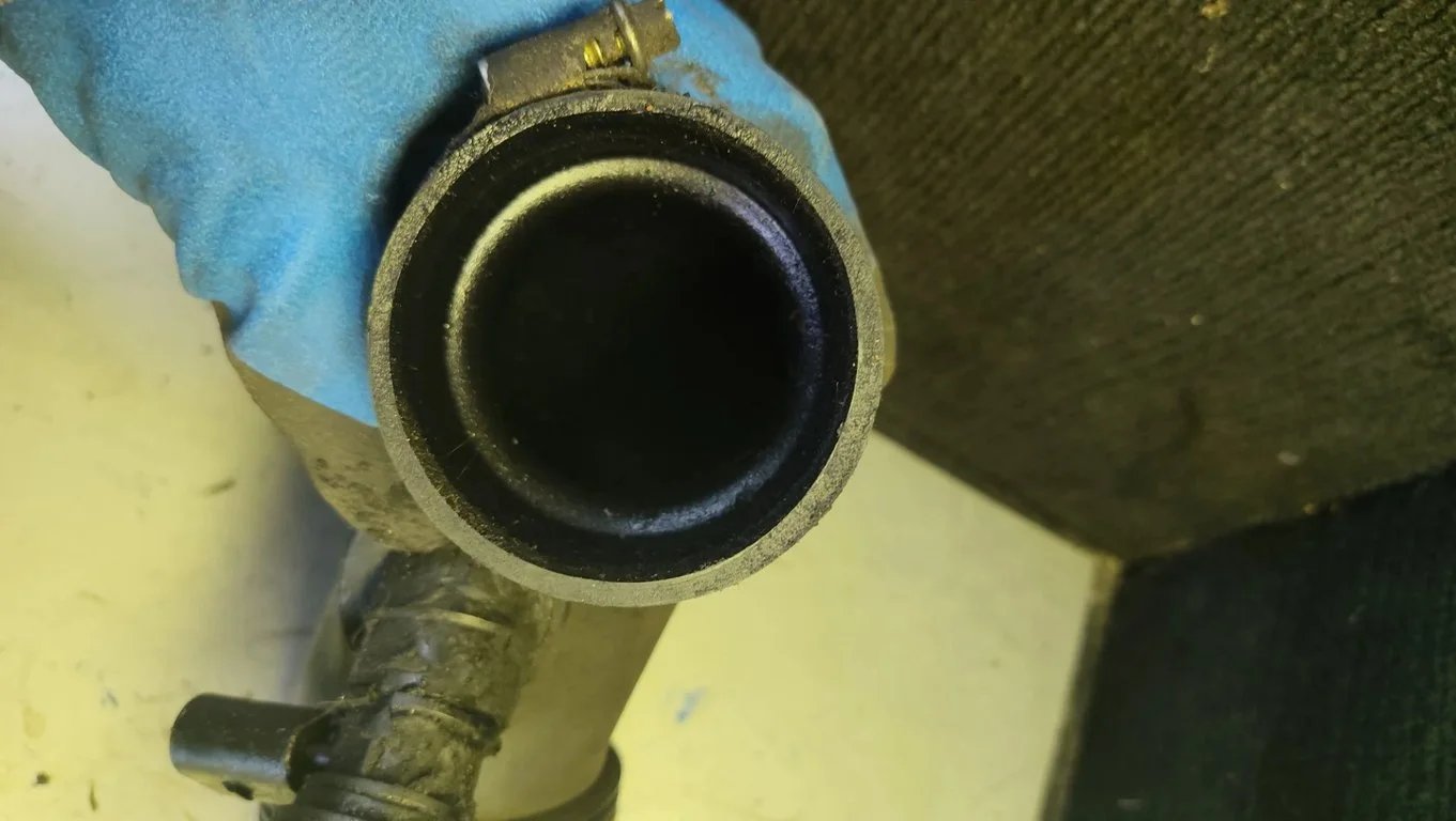 A6120940108 A6120160081 Turbo air intake inlet pipe/hose for MB