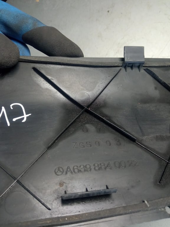 A6398840022 AIR FILTER COVER TRIM for MB