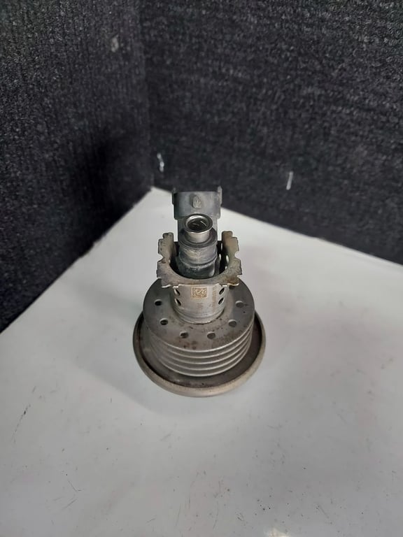 HVW9064900913 04440210221 VW CRAFTER AD BLUE injector