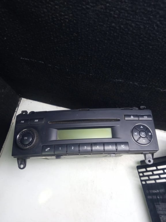 A9068200886 A6396891031 radio player with mount bracket for MB