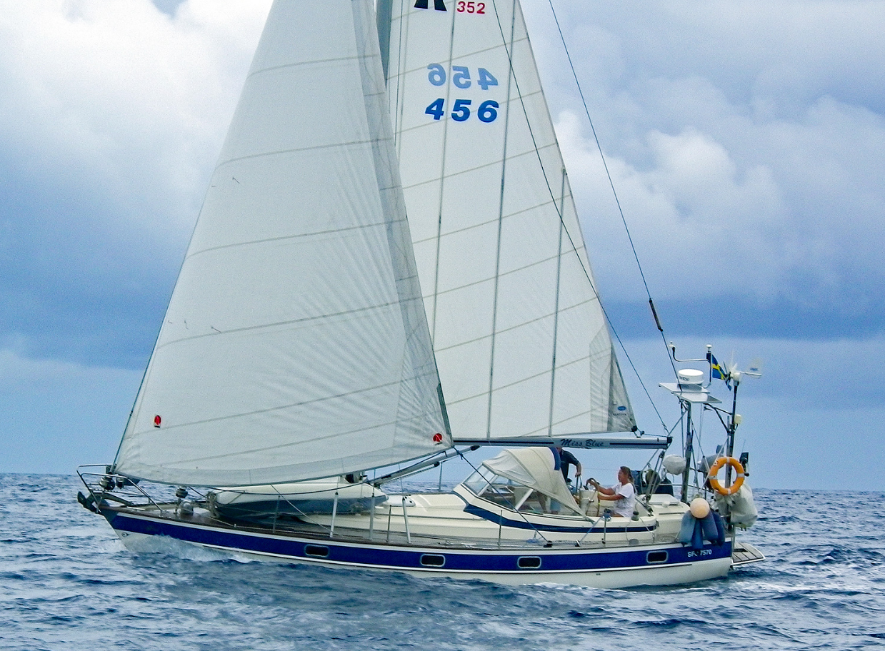 Miss-Blue-HR-352-Hull-456