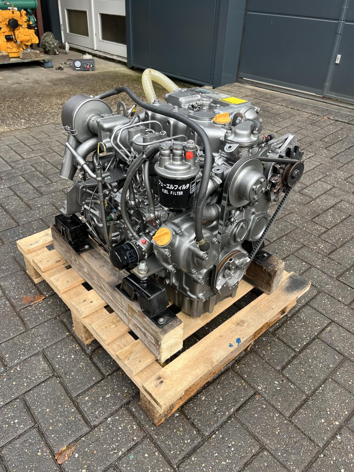 yanmar_3jh2e_1-1.jpg