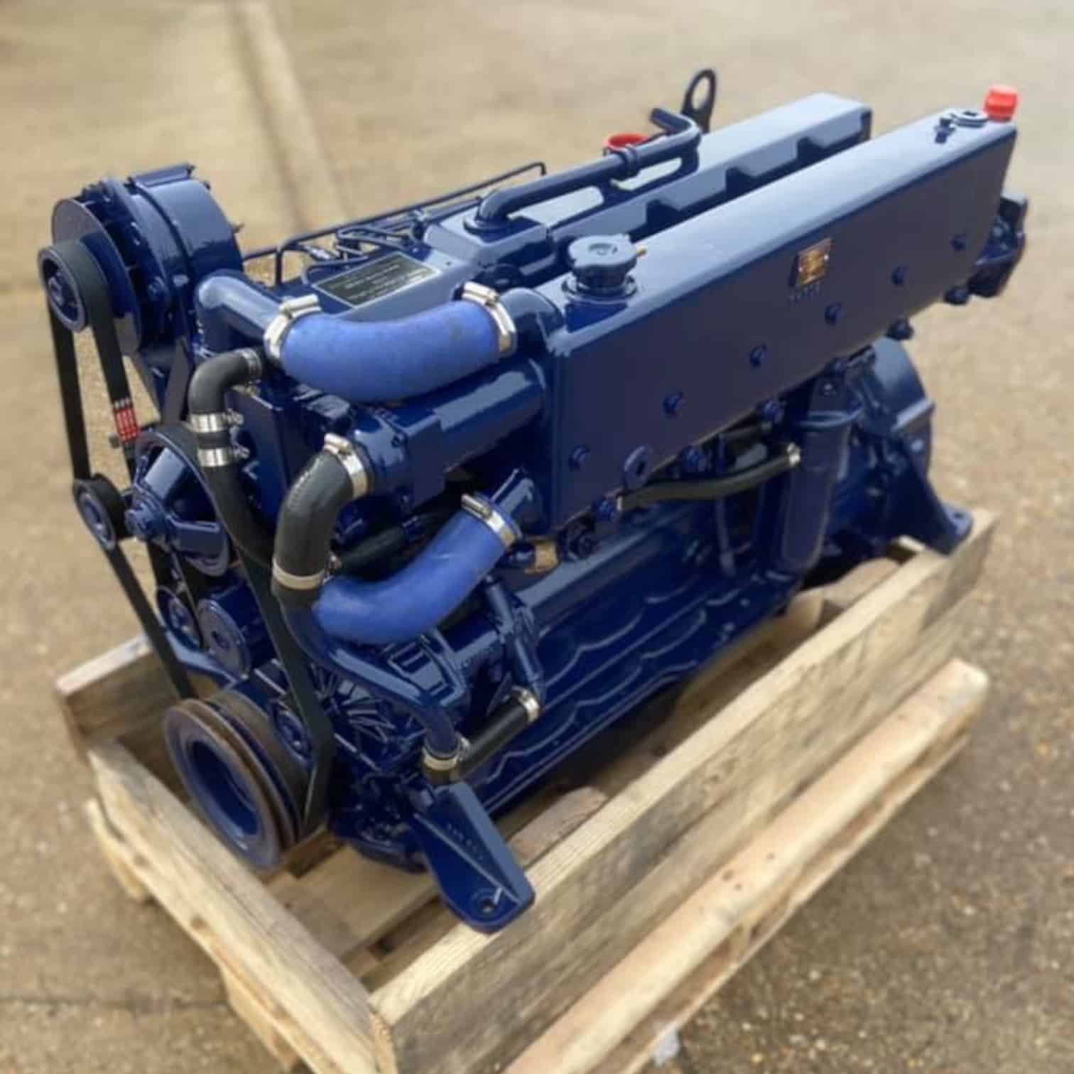 ford-new-holland-7.5na-engine.jpg
