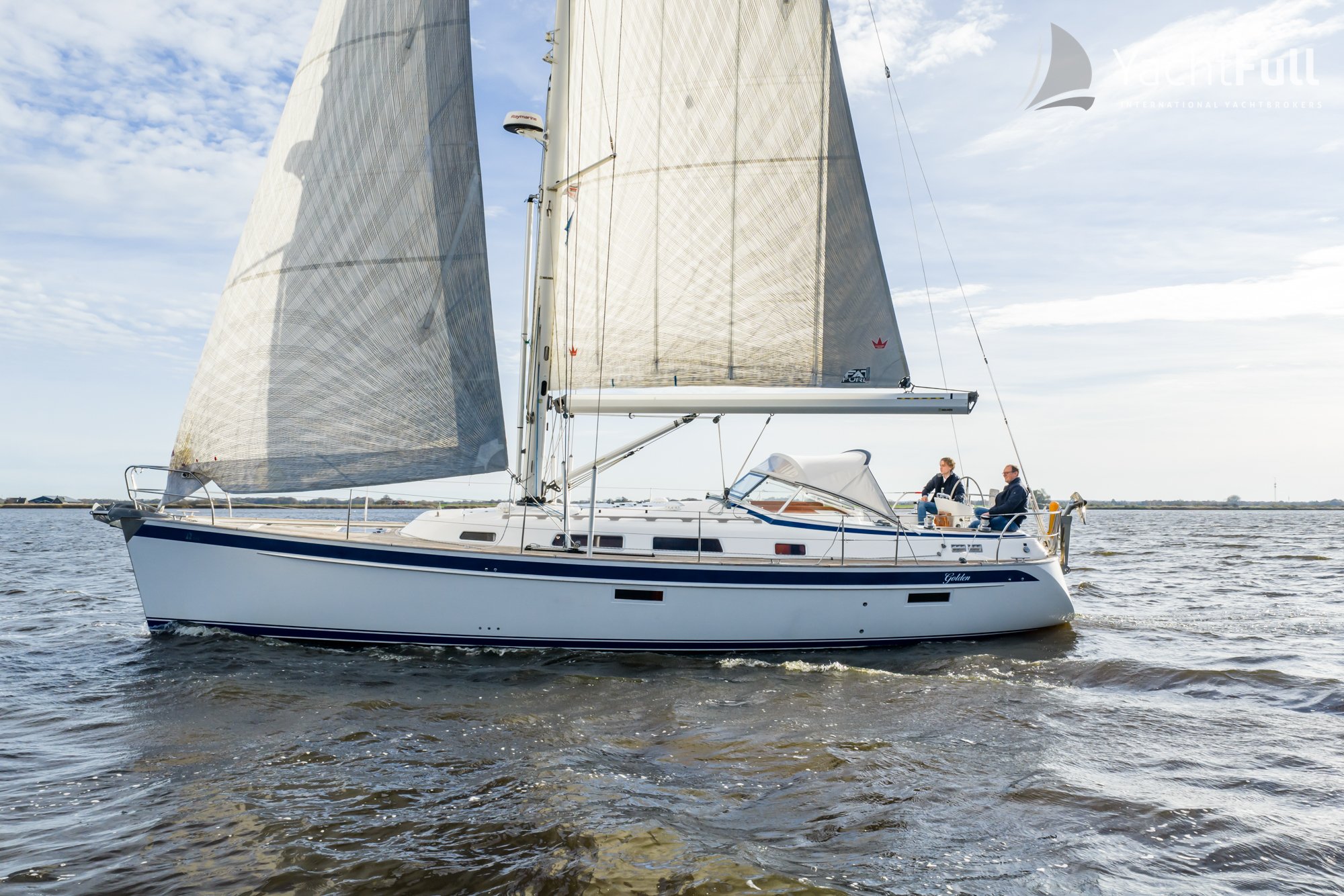 Yachtfull_Hallberg-Rassy-412_Golden_MAIN