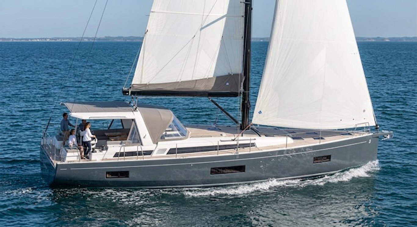 Oceanis Yacht 60