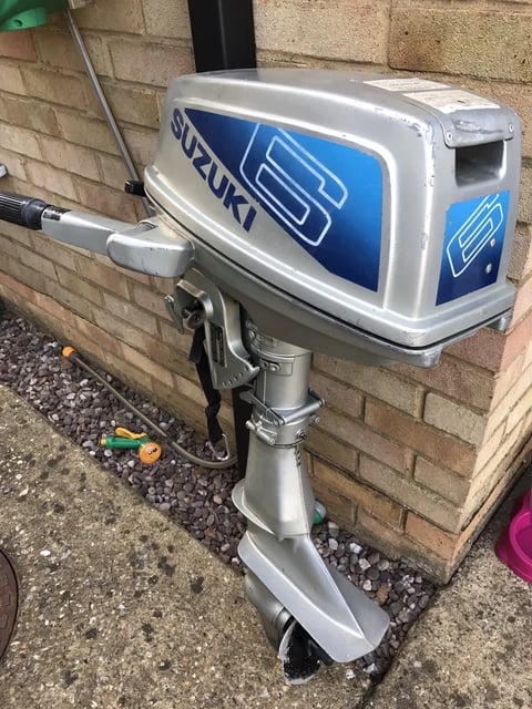 Suzuki-Dt6-6hp-6-hp-2-Stroke-Outboard-1.webp