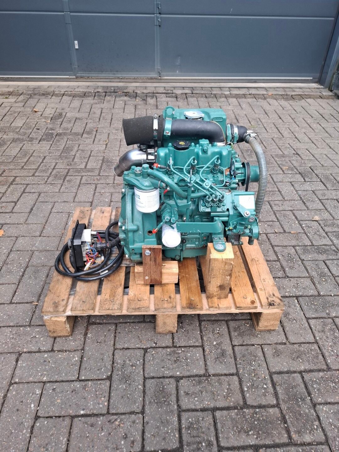 Volvo-Penta-MD2020-1-rotated-1.jpg