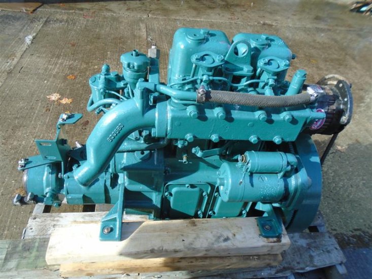 volvo-penta-md2b-diesel-enginejpg.image_.733x550.jpg