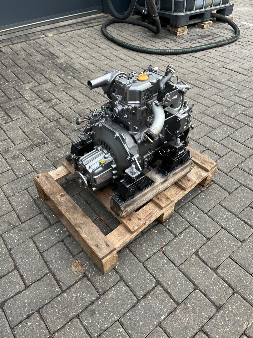 yanmar_2gm_9.jpg