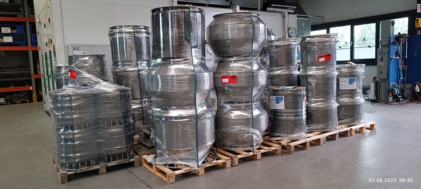 IPPC-konforme Transportverpackung Zentrifugenkörbe - maßgeschneiderte Holzverschläge für weltweiten Export USA Übersee, sichere Lieferung Metallbauteile Franz Klotz Menden