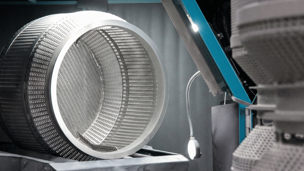 Hochpräzise Oberflächengüte Zentrifugenkorb - CNC-Fertigungsverfahren Strahlen Beizen Elektropolieren, perfekte Lage-Toleranzen für Edelstahl-Siebkörbe Franz Klotz Menden