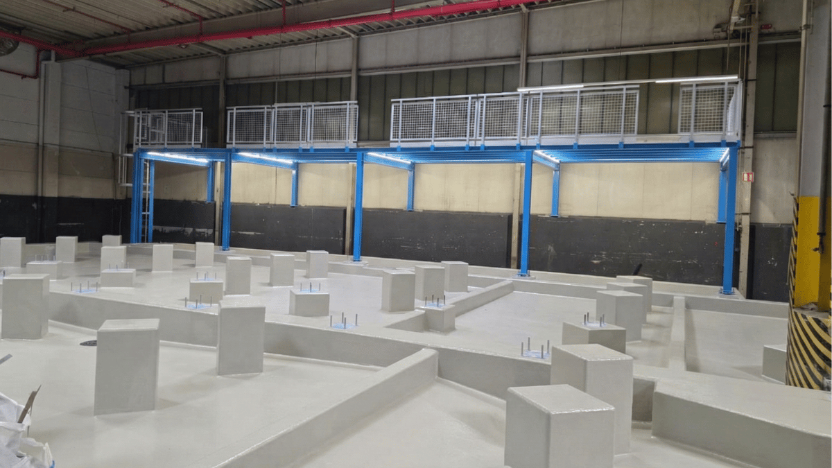 Industriemontage Stahlkonstruktionen vor Ort - fachgerechter Aufbau WHG-Wannen Bühnen Anlagen, erfahrene Monteure für nahtlose Integration bestehende Infrastruktur Franz Klotz