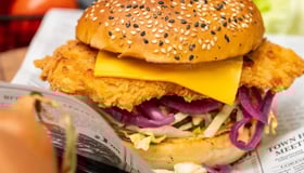 Crunchy chicken burger