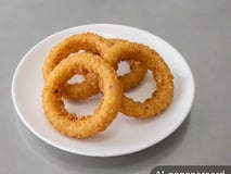 Fried onion rings (3 pieces)