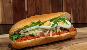 Broodje filet americain