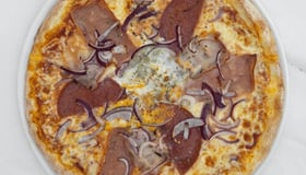 Pizza carbonara speciale