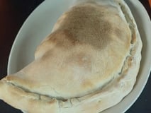 Pizza calzone gorgonzola