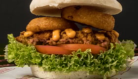 Onion chickenburger