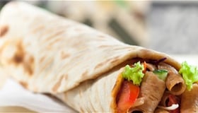 Lahmachun döner met sla