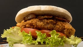 Bacon chickenburger