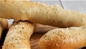 Stokbrood met kruidenboter