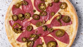 006S. Pizza salami spicy