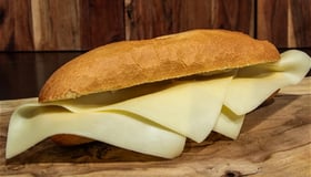 Broodje alleen kaas