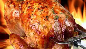 Hele gegrilde kipدجاج مشوي كامل