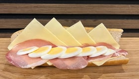 Stokbrood bacon, kaas en ei