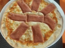 Pizza prosciutto
