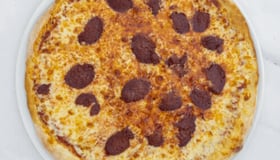 Pizza sucuk