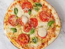 Pizza caprese