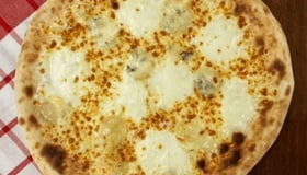 Pizza quattro formaggi